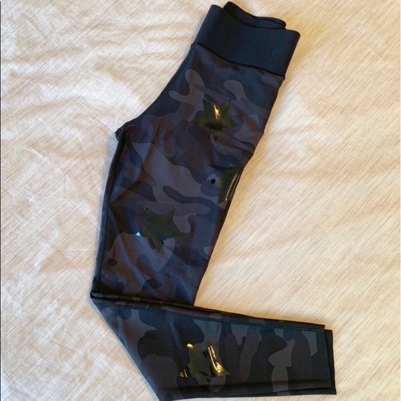ultracor Pants - NWOT Camo Knockout Legging Ultracor
